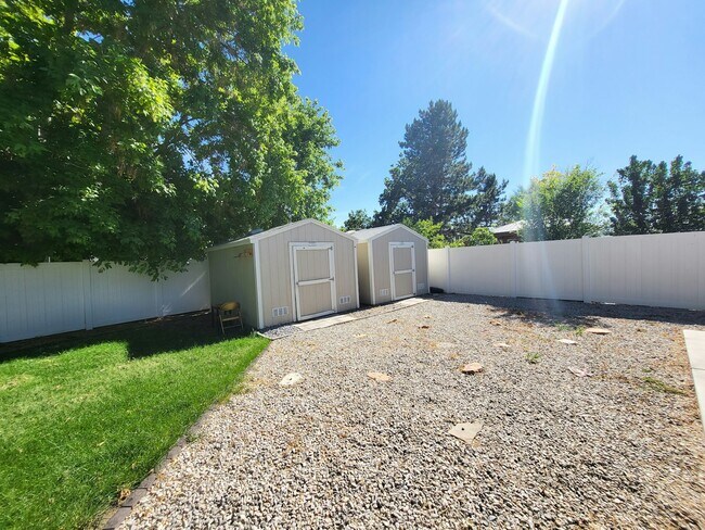 Building Photo - 1409 W 8660 S
