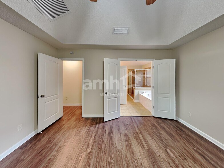 Building Photo - 1224 Belhaven Ln