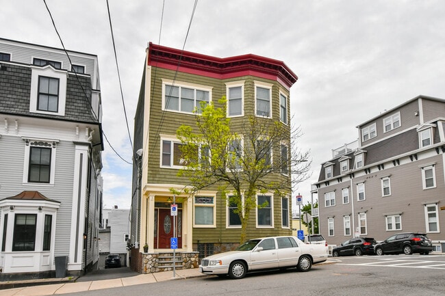Building Photo - 84 G St