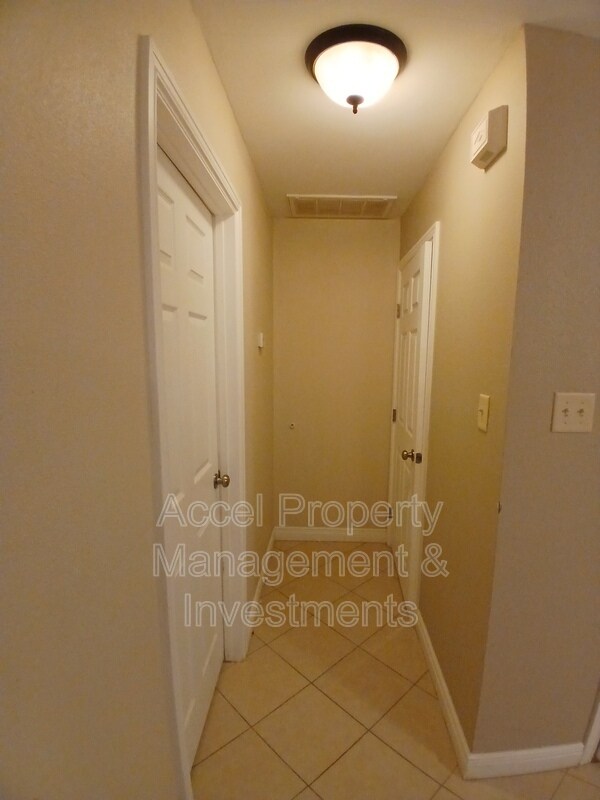 Building Photo - 3601 Mina De Oro