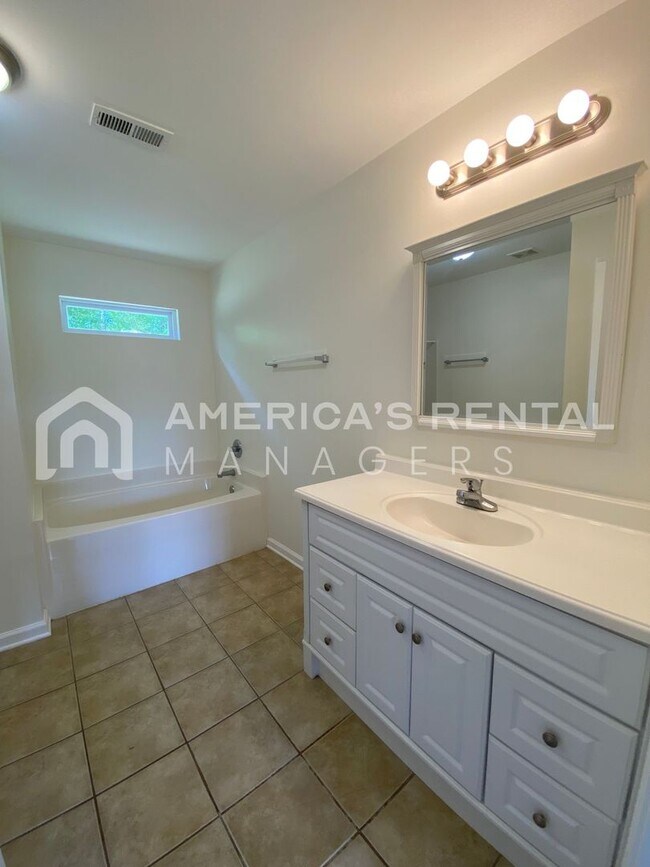 Building Photo - Home For Rent In McCalla, AL!! AVAILABLE NOW!!