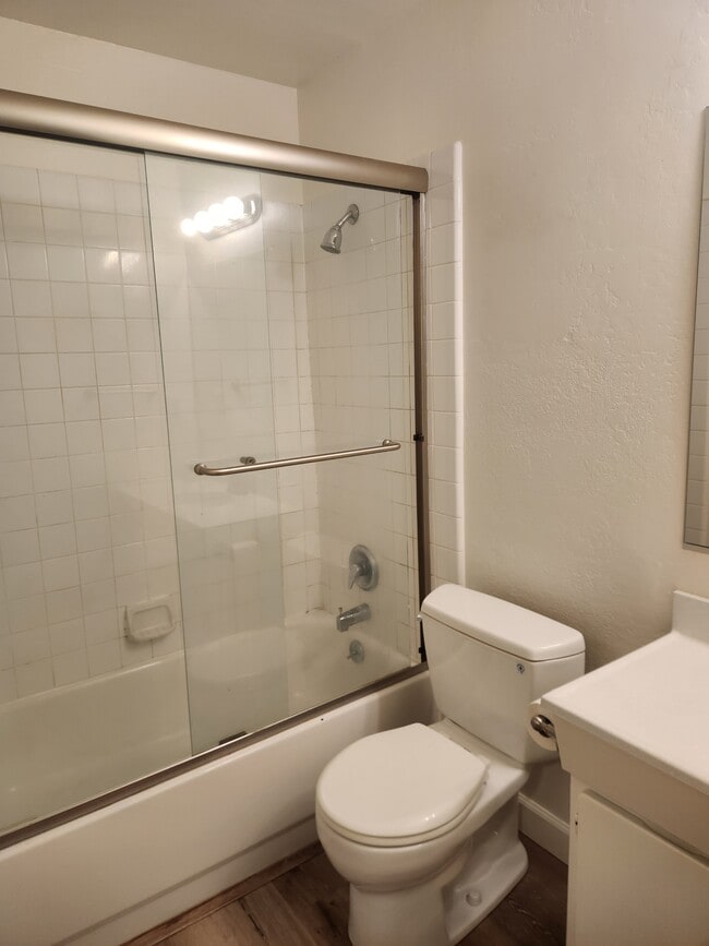 Building Photo - 259 Eden Roc Dr