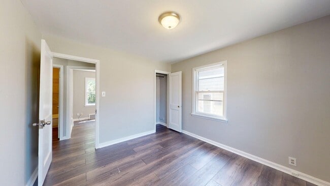 Building Photo - W.130th-Bellaire neighborhood, updated 3 b...