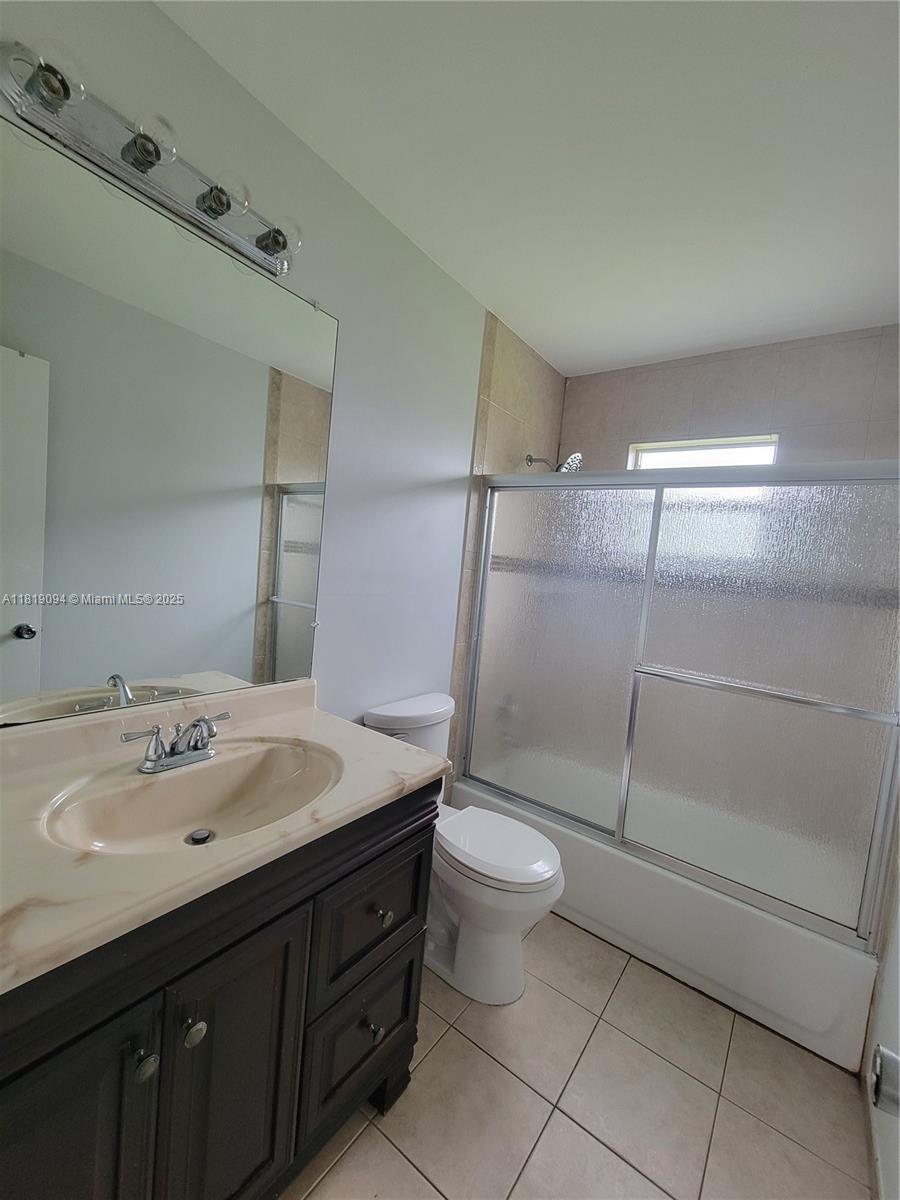 Building Photo - 1814 Oakmount Dr