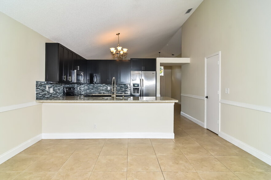 Building Photo - 22457 Middletown Dr