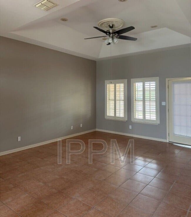 Building Photo - 3318 Champagne Ln