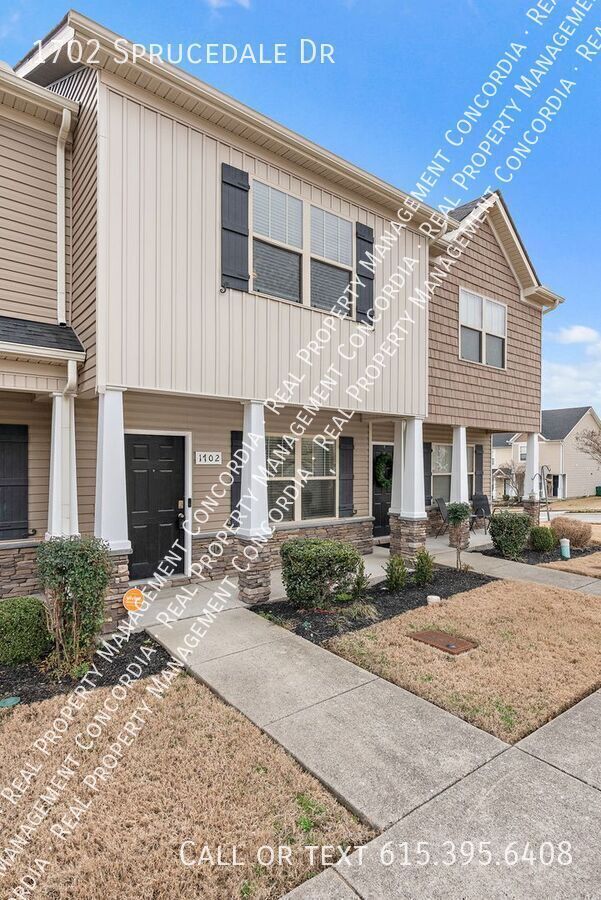 Building Photo - Spacious 2-Bedroom Townhome with Storage &...