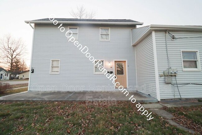 Building Photo - 311 E Green St