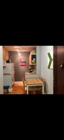 Building Photo - 2009 Commonwealth Ave