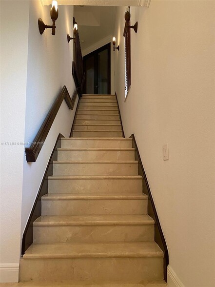 Building Photo - 2795 Kinsington Cir