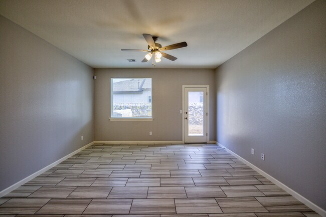 Building Photo - 11491 Summer Dr