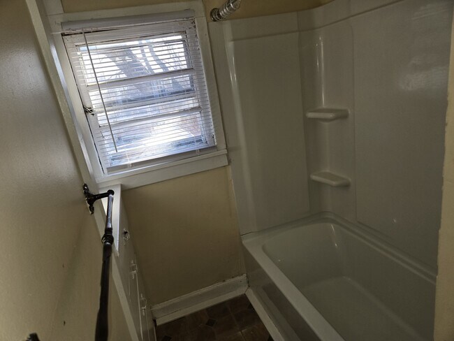 Building Photo - 2203 15th Ave