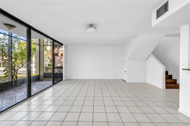 Building Photo - 2821 SW 87th Ave