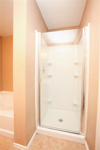 Building Photo - 1200 Willow Tree Dr
