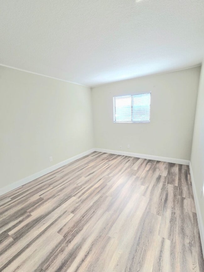 Building Photo - Location, Location!! 3 bedroom condo available now in Altamonte Springs