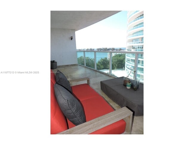 Building Photo - 2101 Brickell Ave
