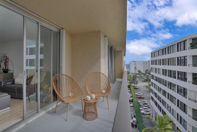 Building Photo - 3581 S Ocean Blvd