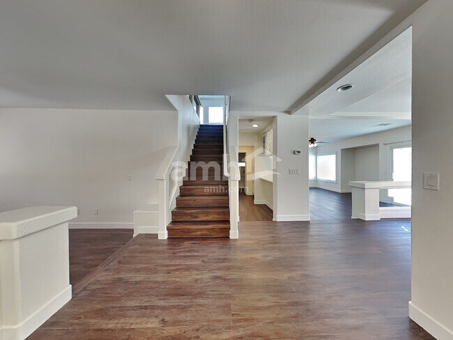 Building Photo - 10749 Artesia Wells St