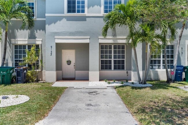 Building Photo - 9135 SW 203rd Terrace
