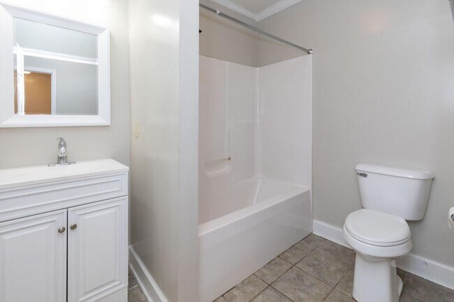 Building Photo - 88 Laurel Cove