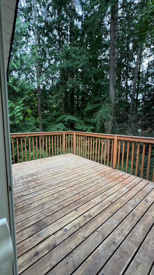 Building Photo - 12107 NE 149th St