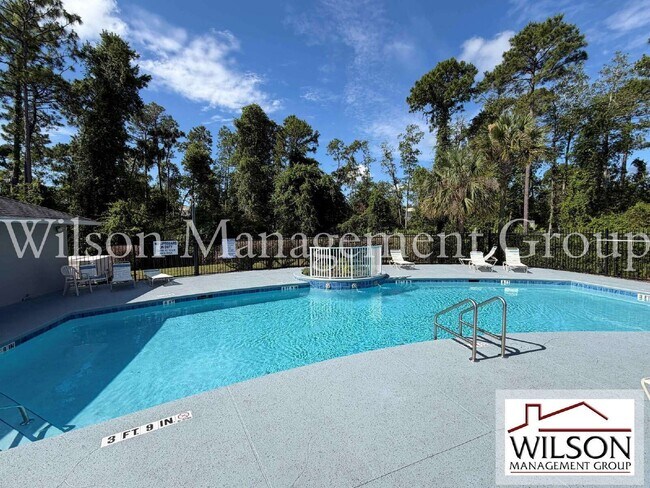 Building Photo - 12664 Somerset Oaks St