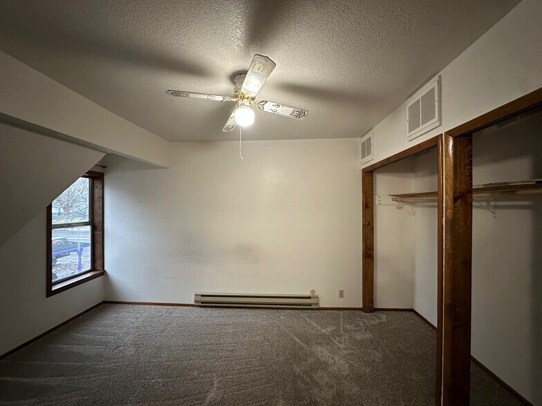 Building Photo - 603 N 6th St