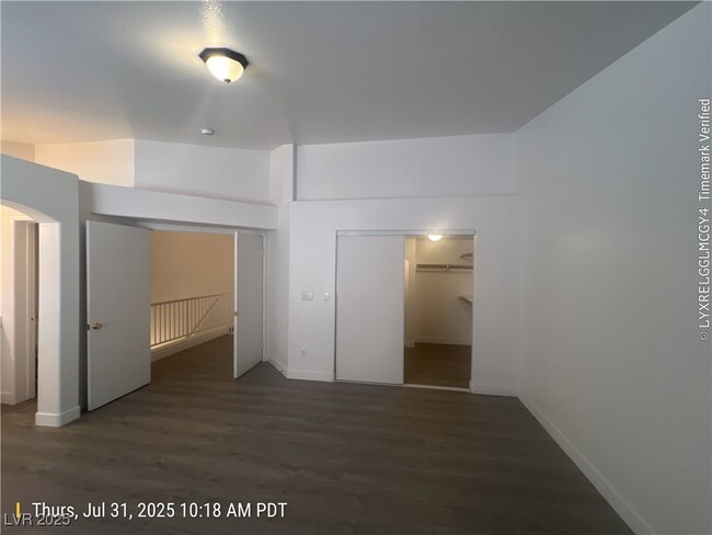 Building Photo - 1301 Dusty Creek St