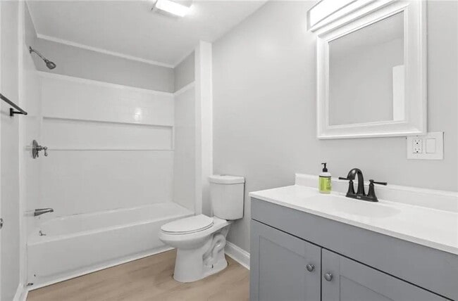 Building Photo - 30 Victoria St