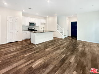 Building Photo - 27607 Sawtooth Ln