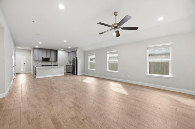 Building Photo - 2008 Apalis Dr