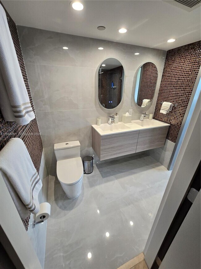 Building Photo - 11113 Biscayne Blvd