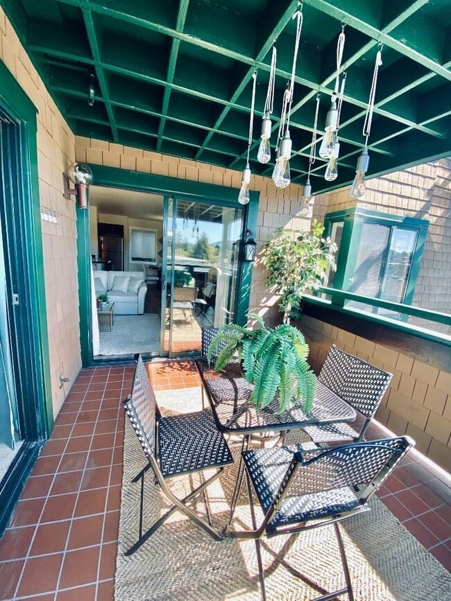 Building Photo - Prime Central Location / Available NOW!!!