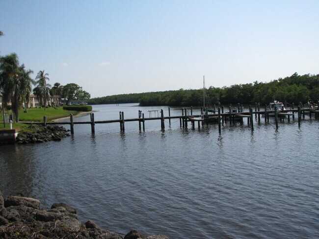 Building Photo - 2600 S Kanner Hwy