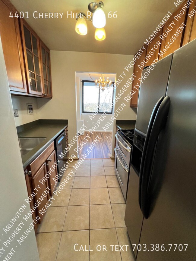 Building Photo - 4401 Cherry Hill Rd