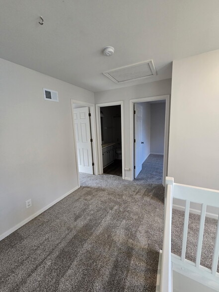 Building Photo - 22241 W Niagara Trl