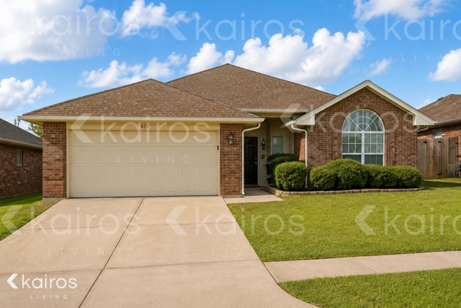Building Photo - 621 Shadowhill St