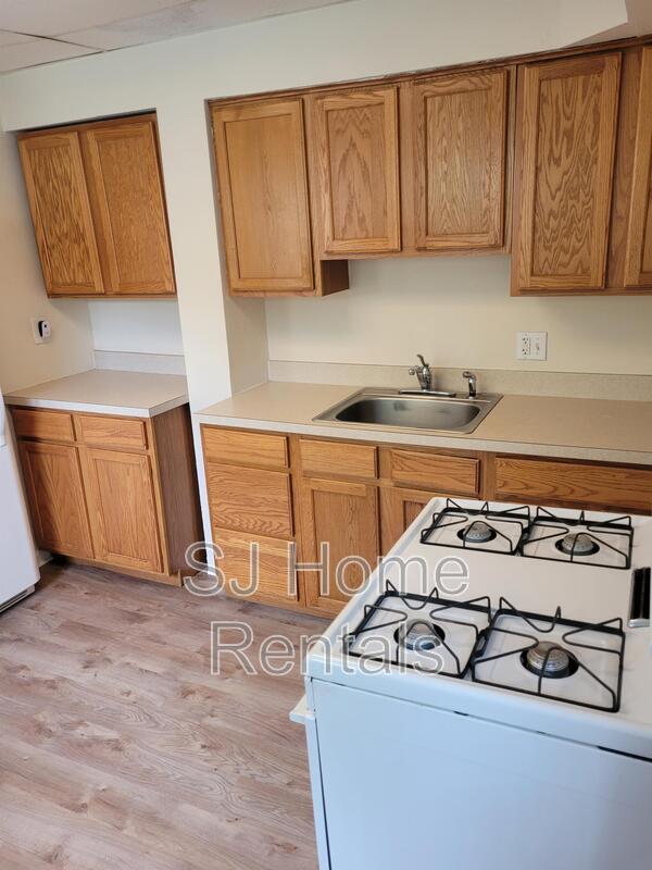 Building Photo - 302 Delaware Ave