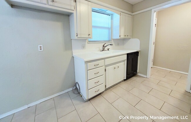 Building Photo - 3905 Whispering Heights Dr