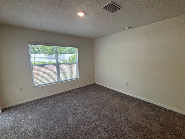 Building Photo - Greystone Hills - 3/2/2 ***Won't Last***