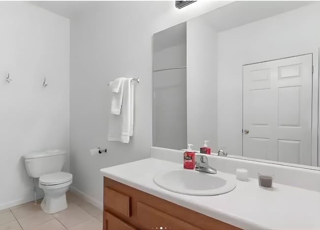 Building Photo - Affordable $190/Week Furnished Room in Westside Intown Atlanta – Utilities Included - High Speed ...