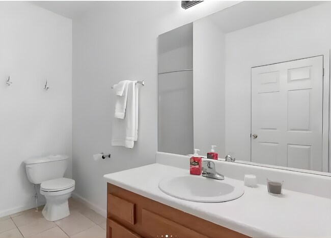 Building Photo - Affordable $285/Week Furnished Room in Westside Intown Atlanta – Utilities Included!