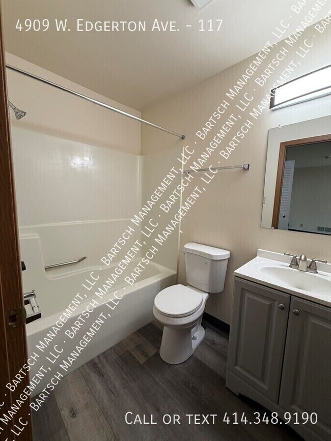 Building Photo - 4909 W Edgerton Ave