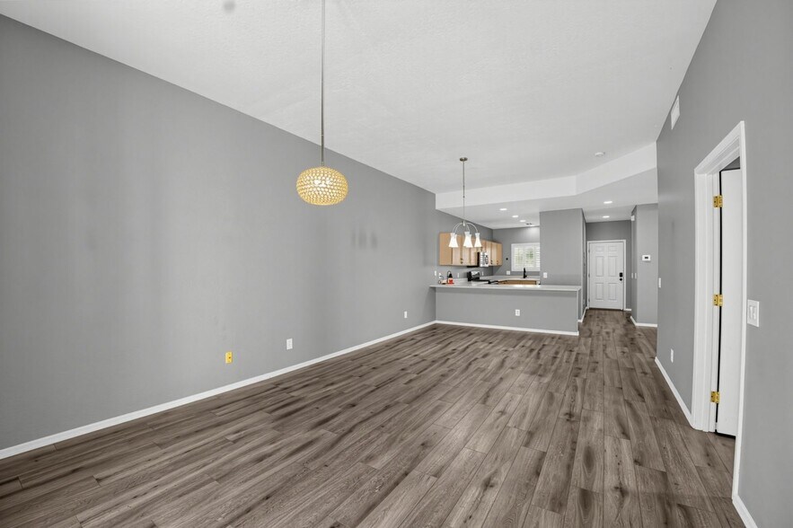 Building Photo - 205 N 74th St