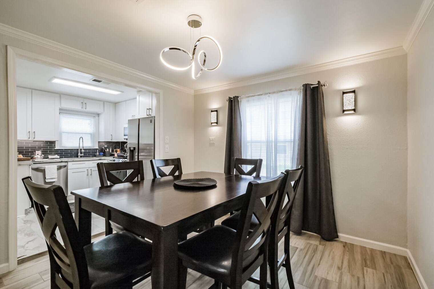 Building Photo - 1329 W 21st St