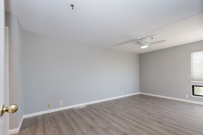 Building Photo - 432 Portofino Dr