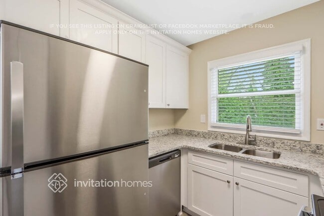 Building Photo - 4116 Emerald Lake Dr