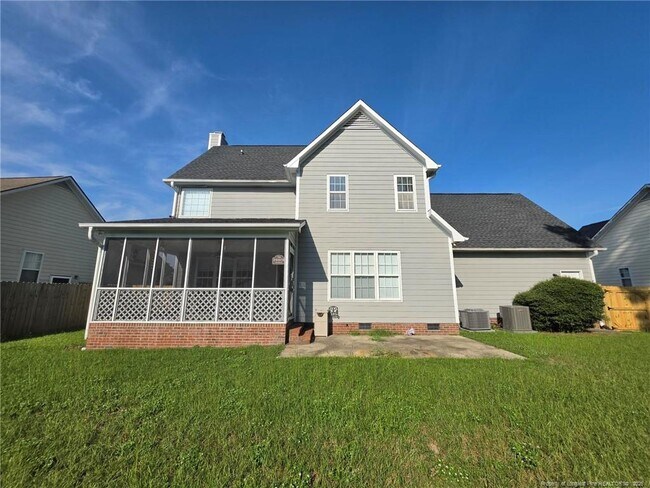 Building Photo - 2917 Franzia Dr
