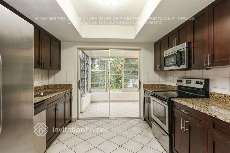 Building Photo - 2430 NW 81st Ave