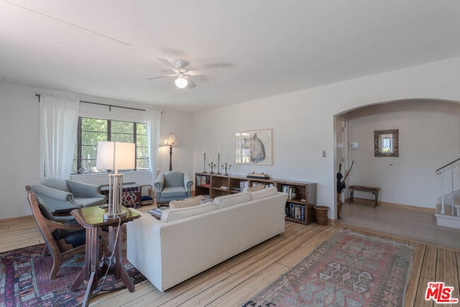 Building Photo - 10959 Strathmore Dr